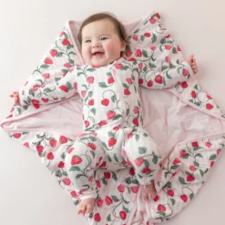 Baby Blanket in Strawberry Fields 1.0