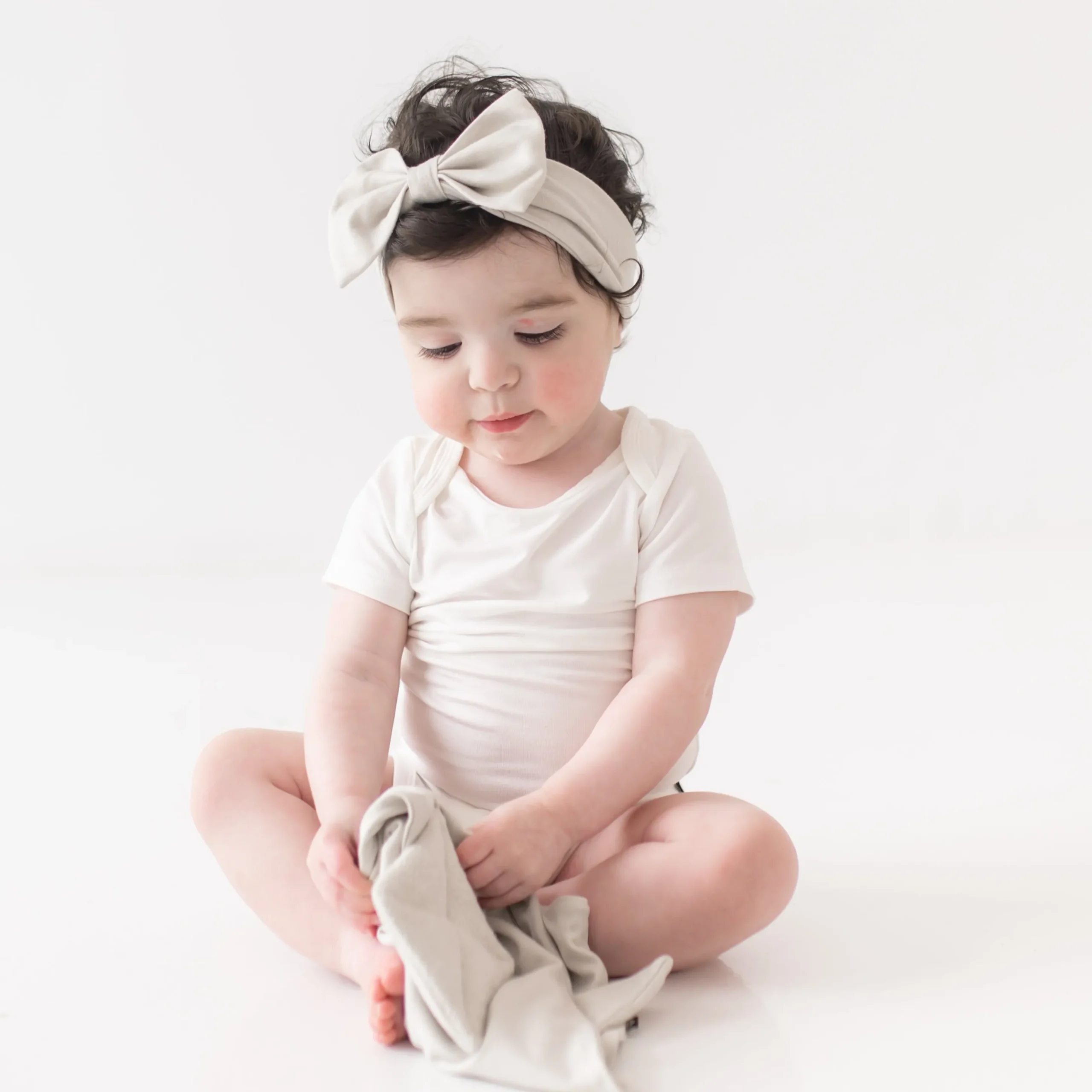 Bow Headband in Oat