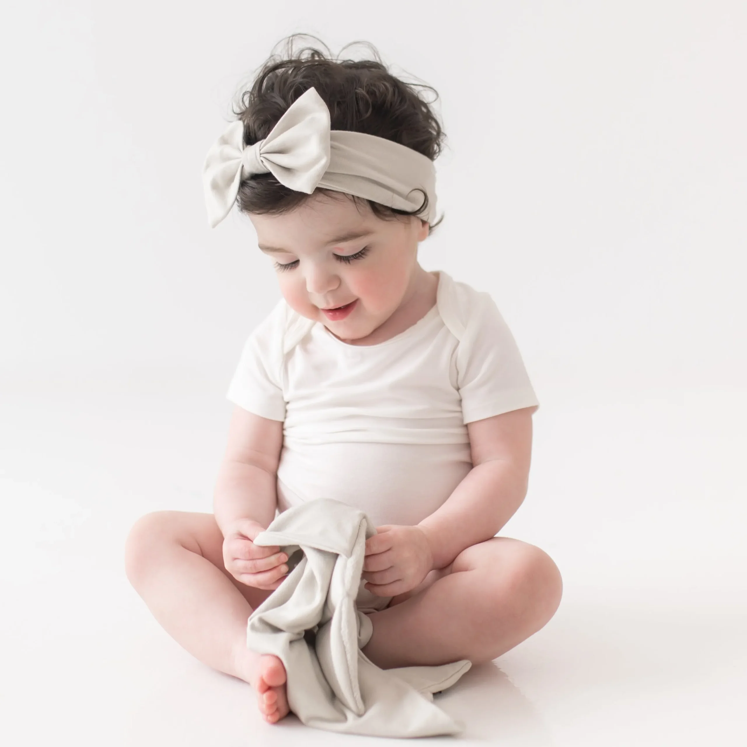 Bow Headband in Oat