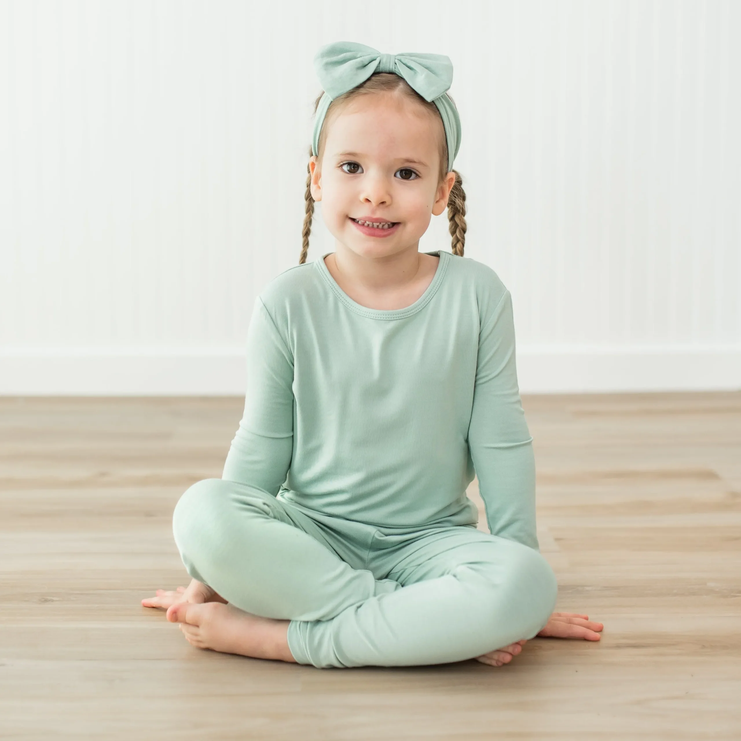 Bow Headband in Sage