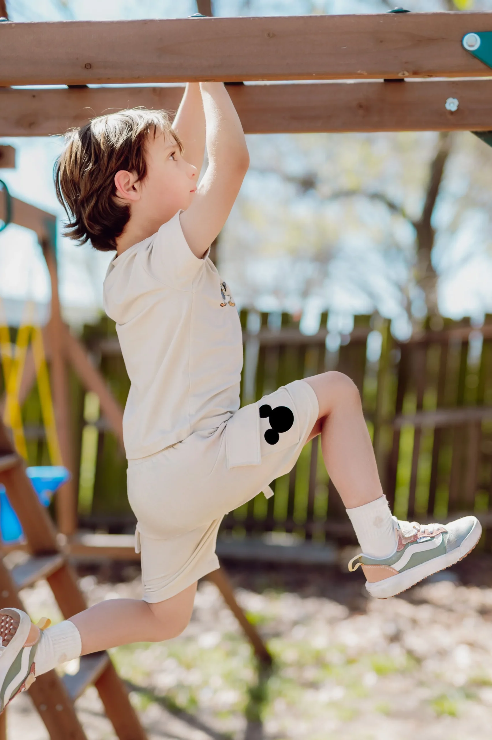 Cargo Short in Mickey Mouse on Ecru