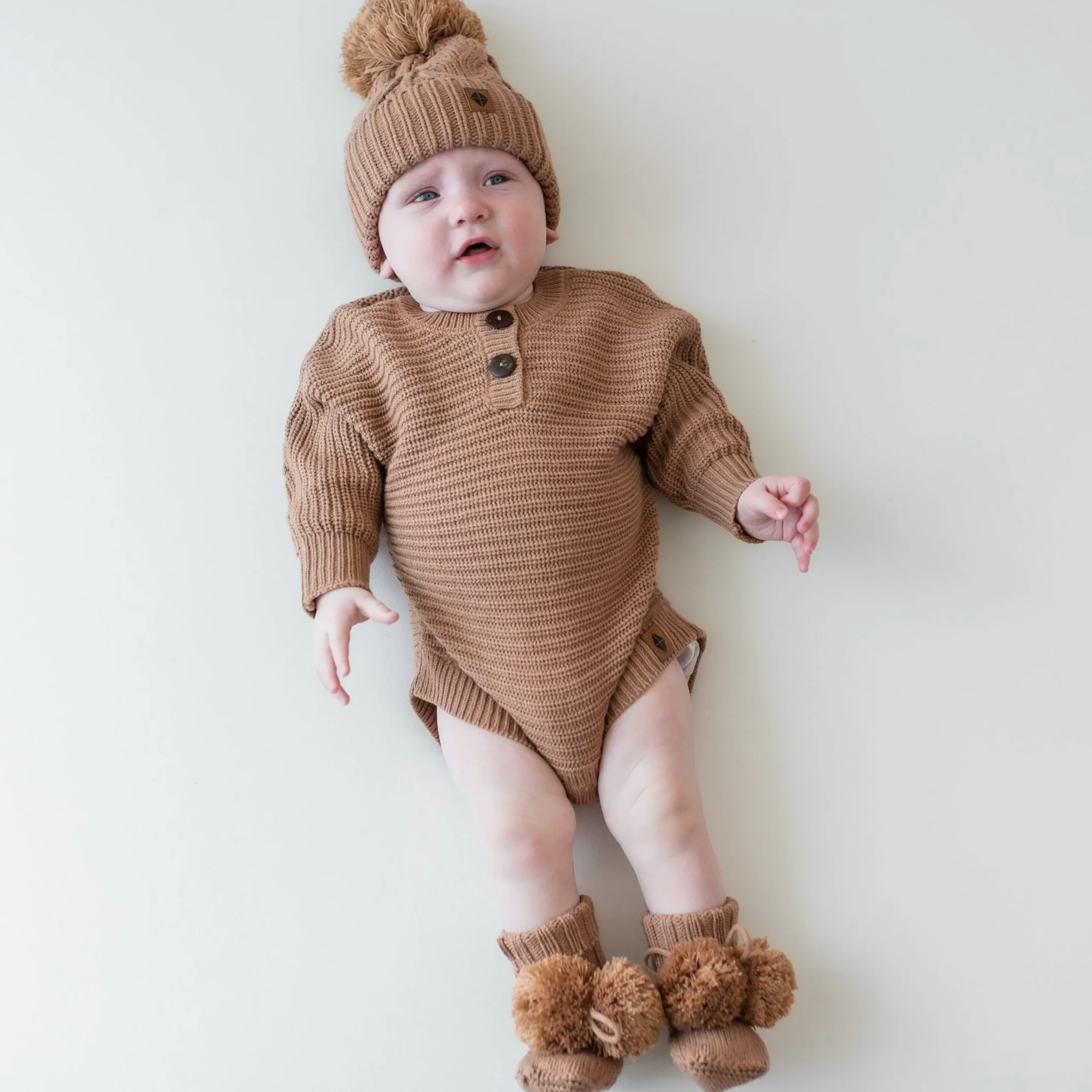Chunky Cable Knit Beanie in Latte