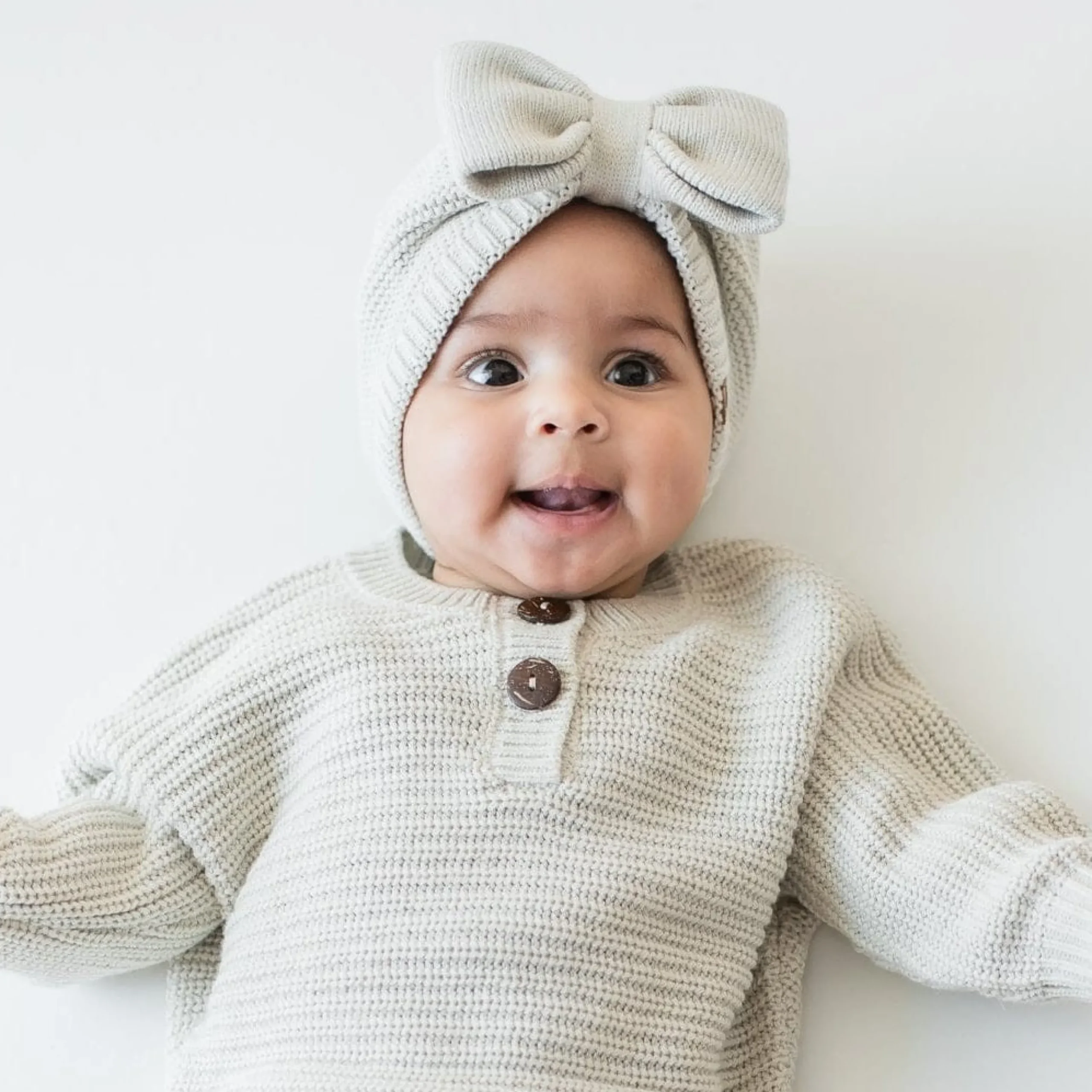 Chunky Knit Bow Headband in Oat
