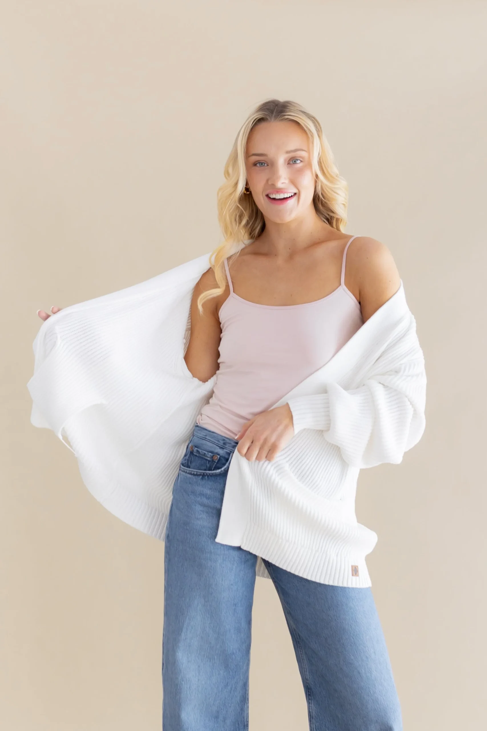 Chunky Knit Women's Oversized Cardigan in Cloud