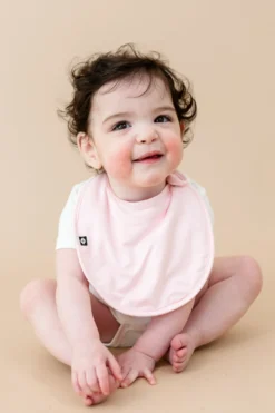 Cushy Bib in Sakura