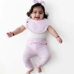 Cushy Bib in Thistle