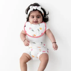 Cushy Bib in Tulip