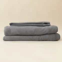 Fitted Sheet with Pillowcases in Charcoal