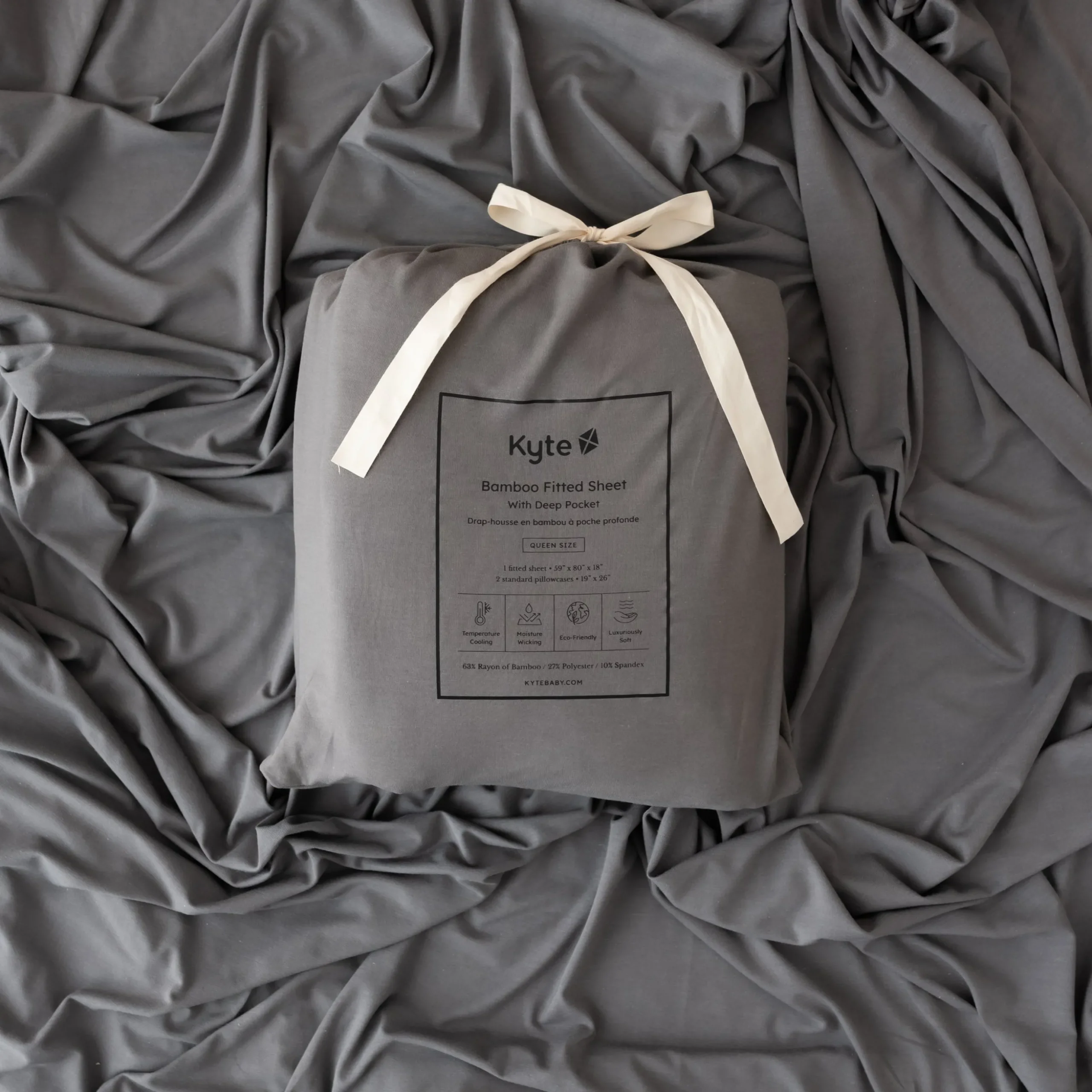 Fitted Sheet with Pillowcases in Charcoal
