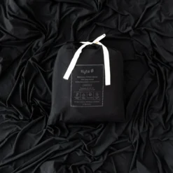Fitted Sheet with Pillowcases in Midnight