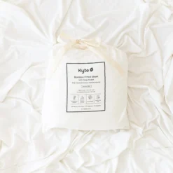 Fitted Sheet with Pillowcases in Cloud