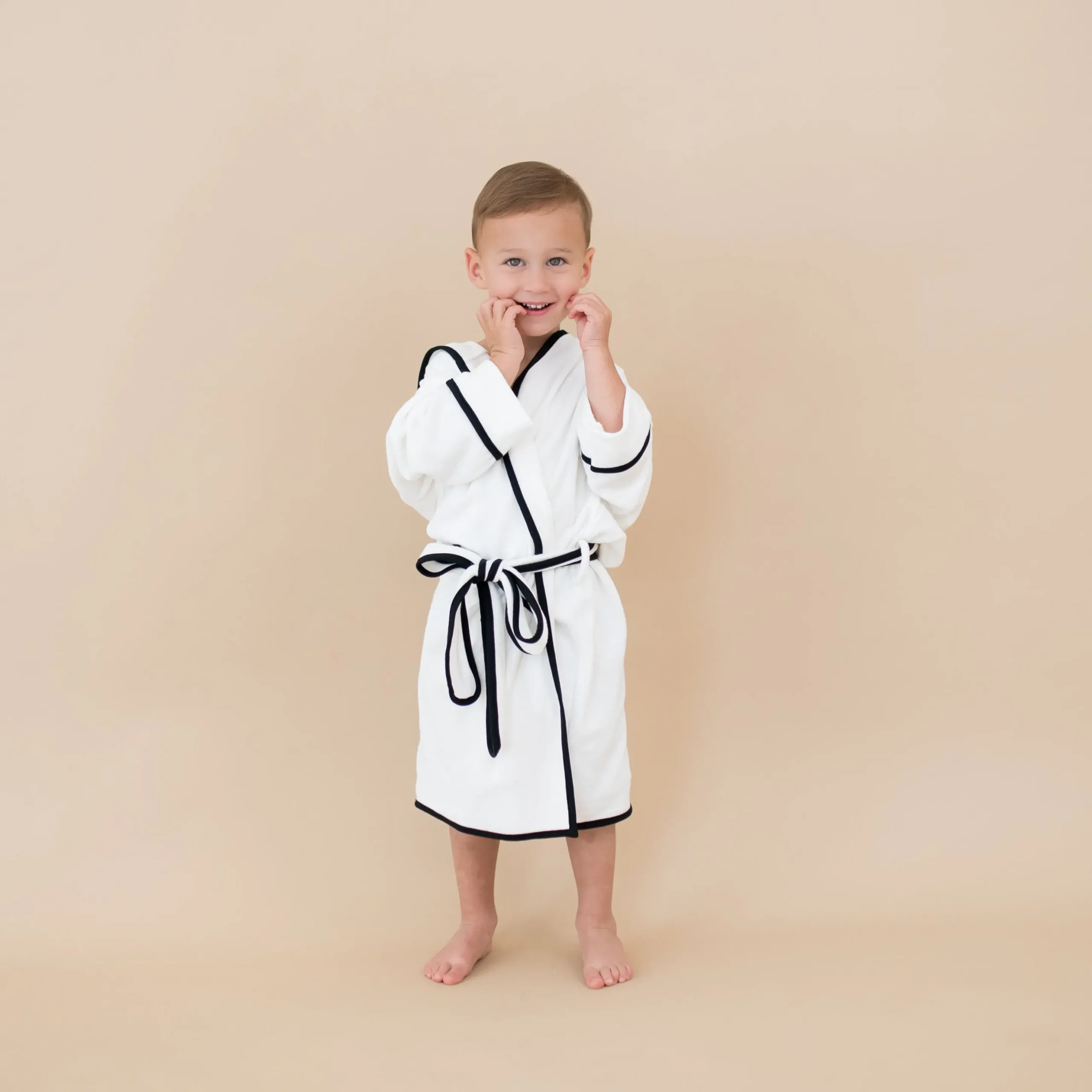 Hooded Bath Robe in Cloud with Midnight Trim