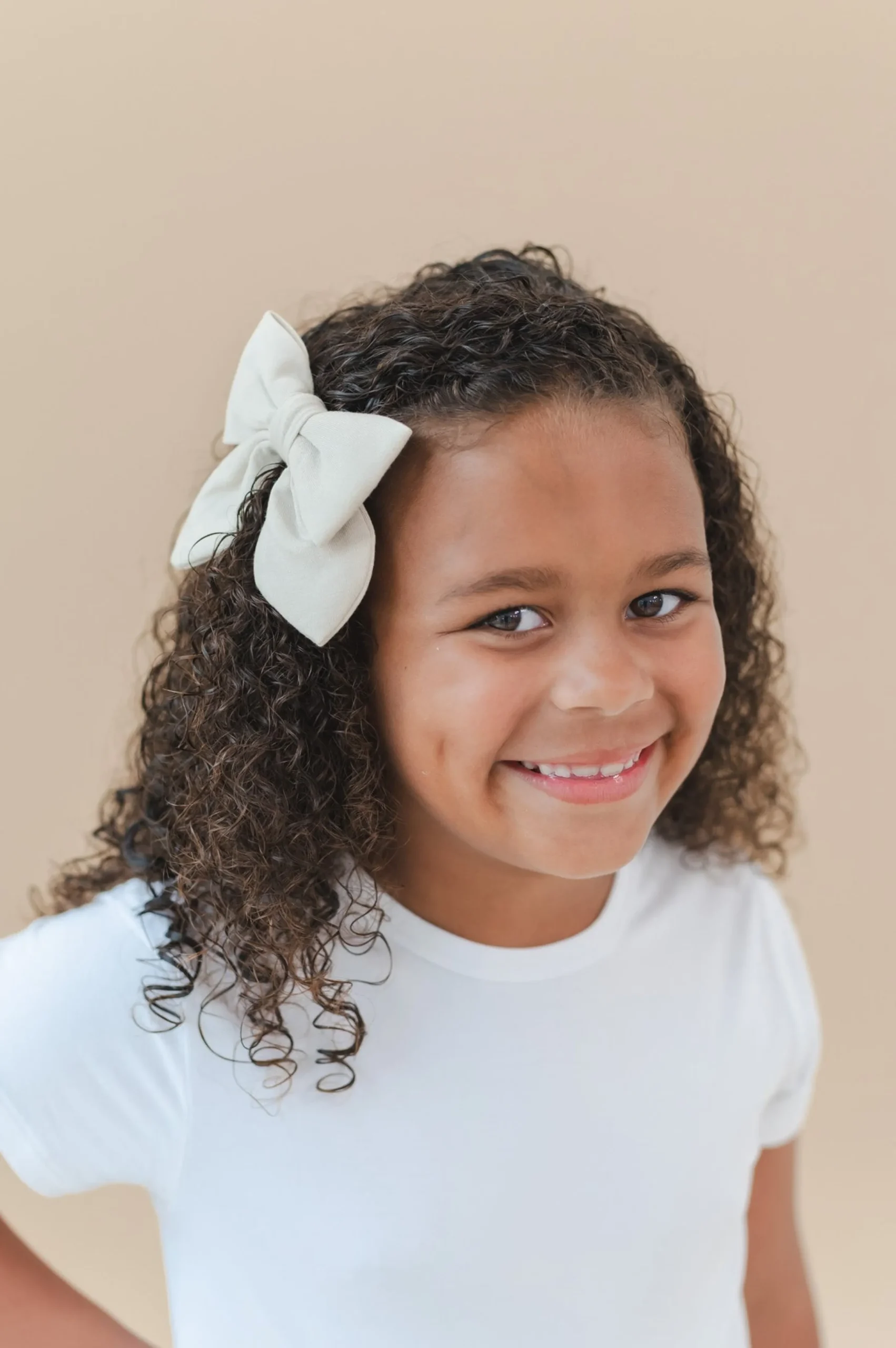 Large Alligator Clip Bow in Oat