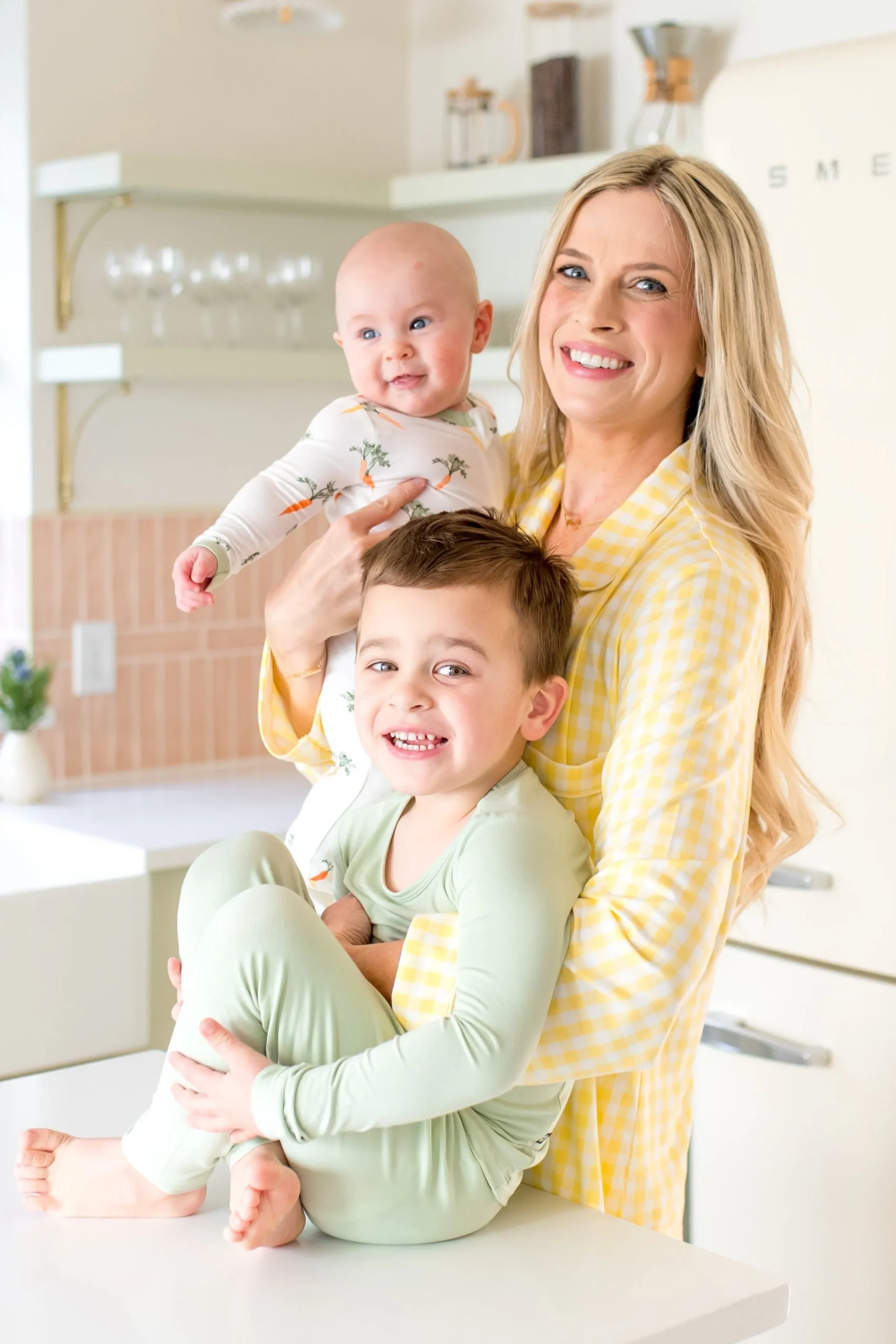Long-Sleeved Women's Pajama Set in Gingham Chamomile