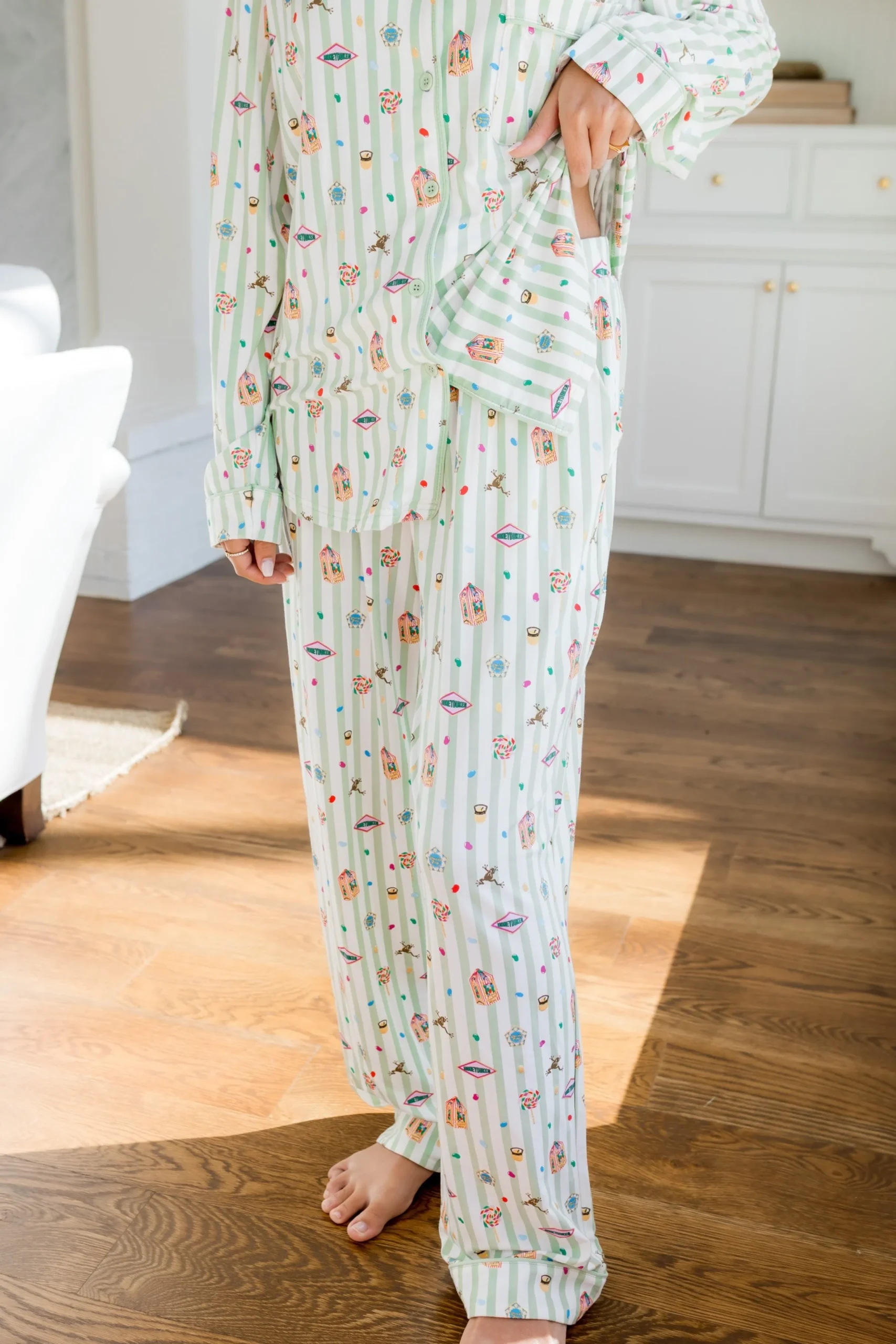Long-Sleeved Women's Pajama Set in Honeydukes