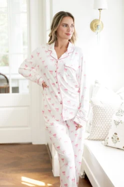 Long-Sleeved Women's Pajama Set in Bow
