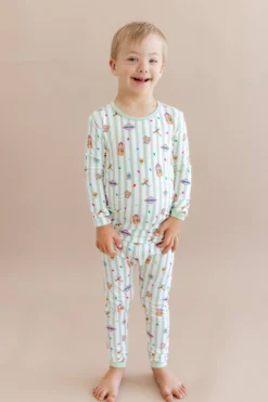 Long Sleeve Pajamas in Honeydukes