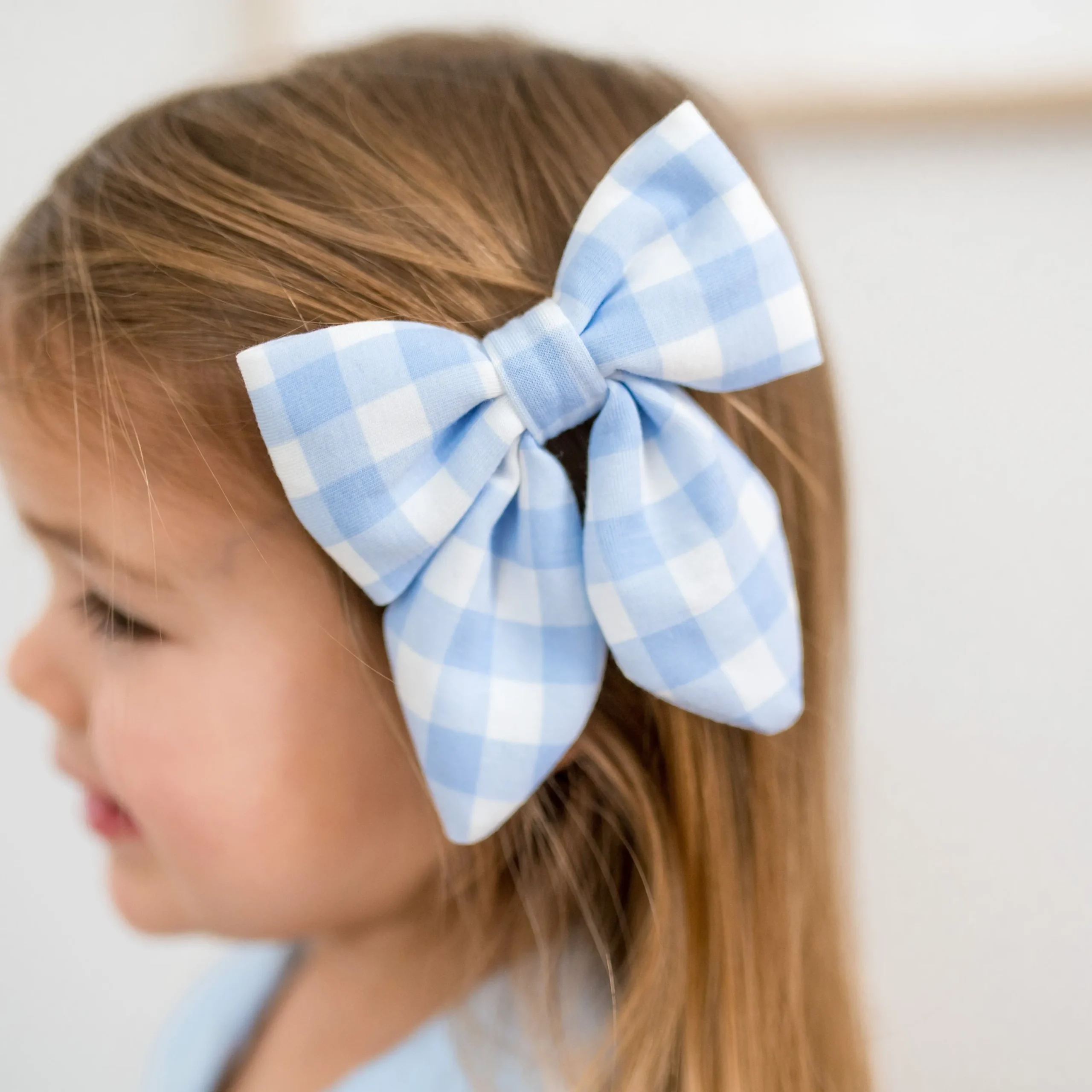 Medium Alligator Clip Bow in Gingham Breeze