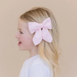 Medium Alligator Clip Bow in Sakura