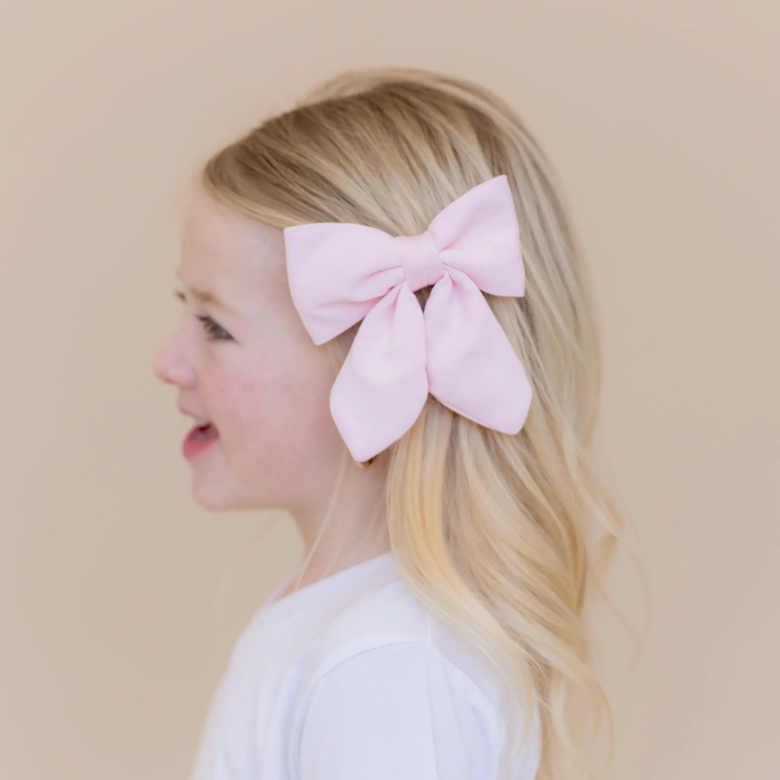 Medium Alligator Clip Bow in Sakura