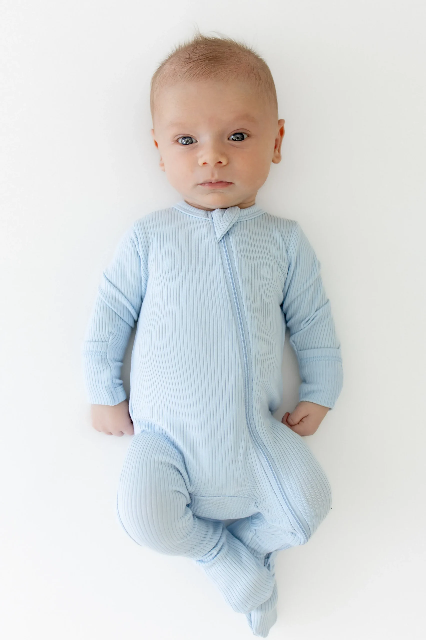 Ribbed Zipper Footie in Breeze