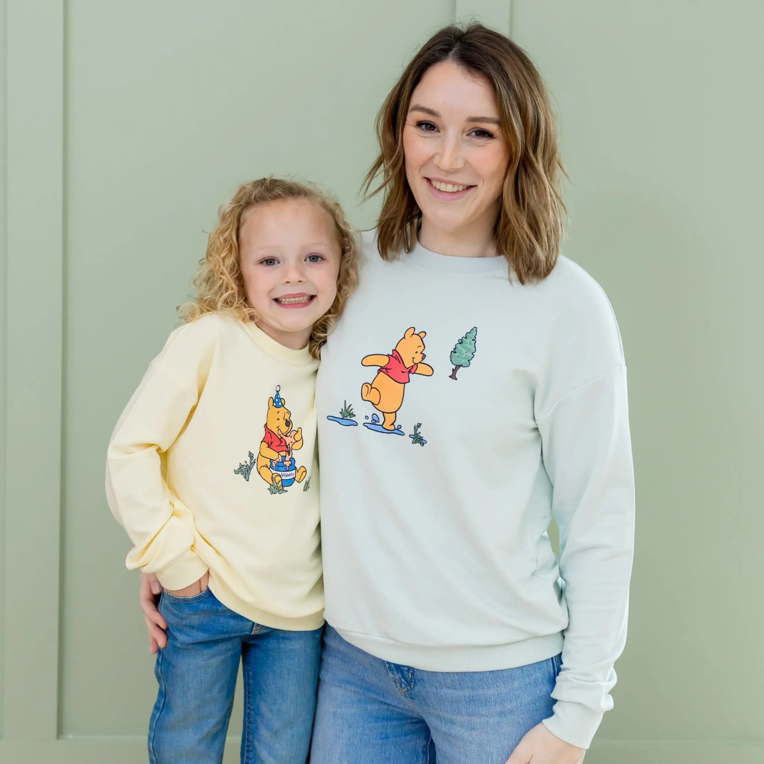 Sweatshirt in Winnie the Pooh on Chamomile