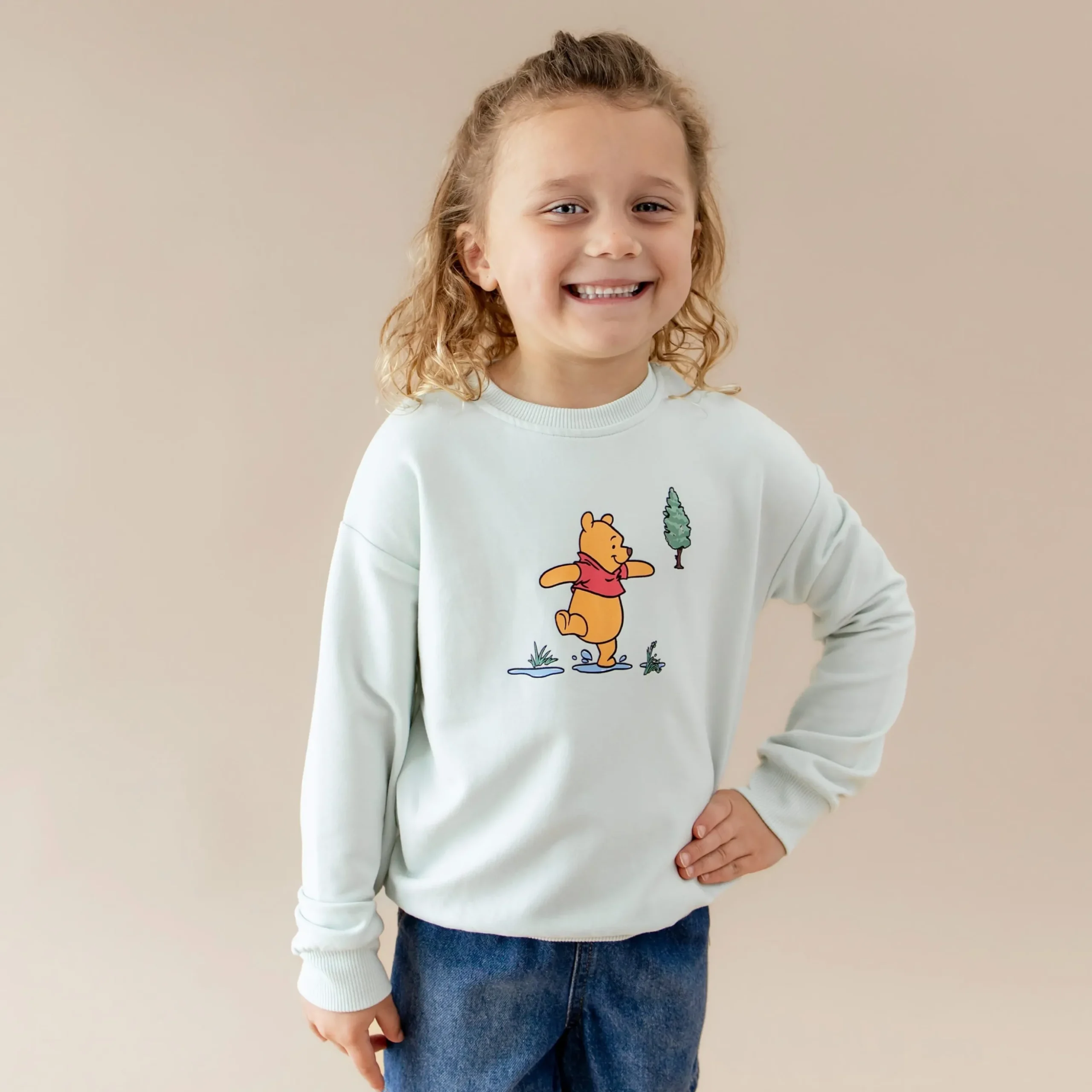 Sweatshirt in Winnie the Pooh on Dew