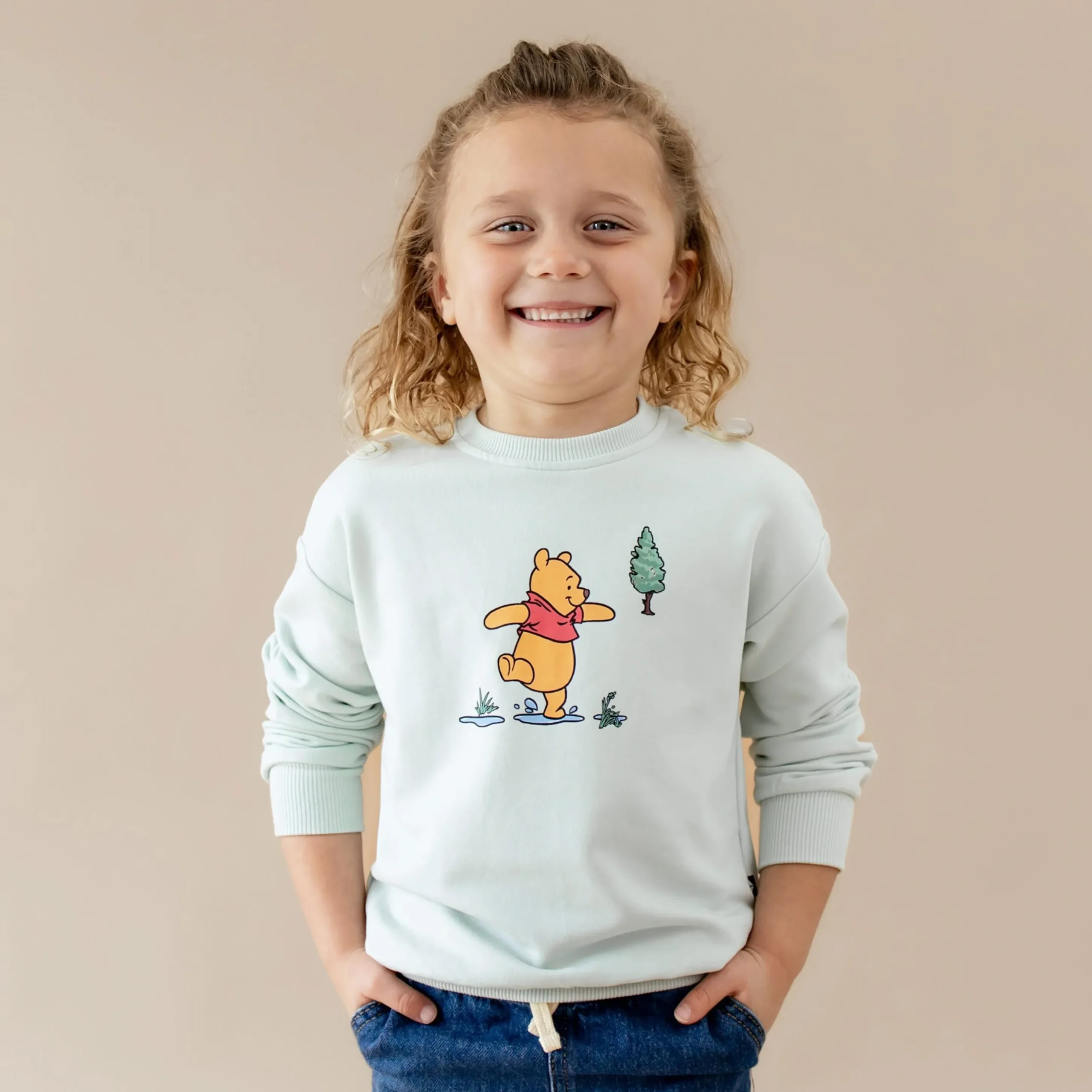 Sweatshirt in Winnie the Pooh on Dew