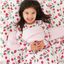 Toddler Blanket in Strawberry Fields 1.0