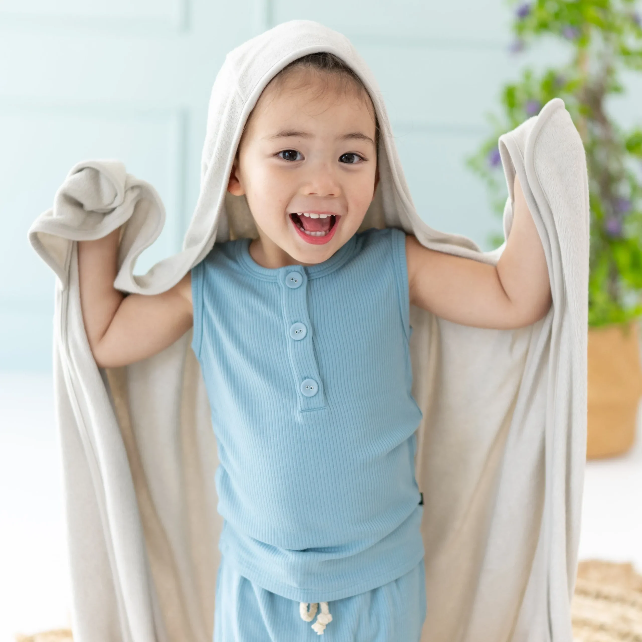 Toddler Hooded Bath Towel in Oat