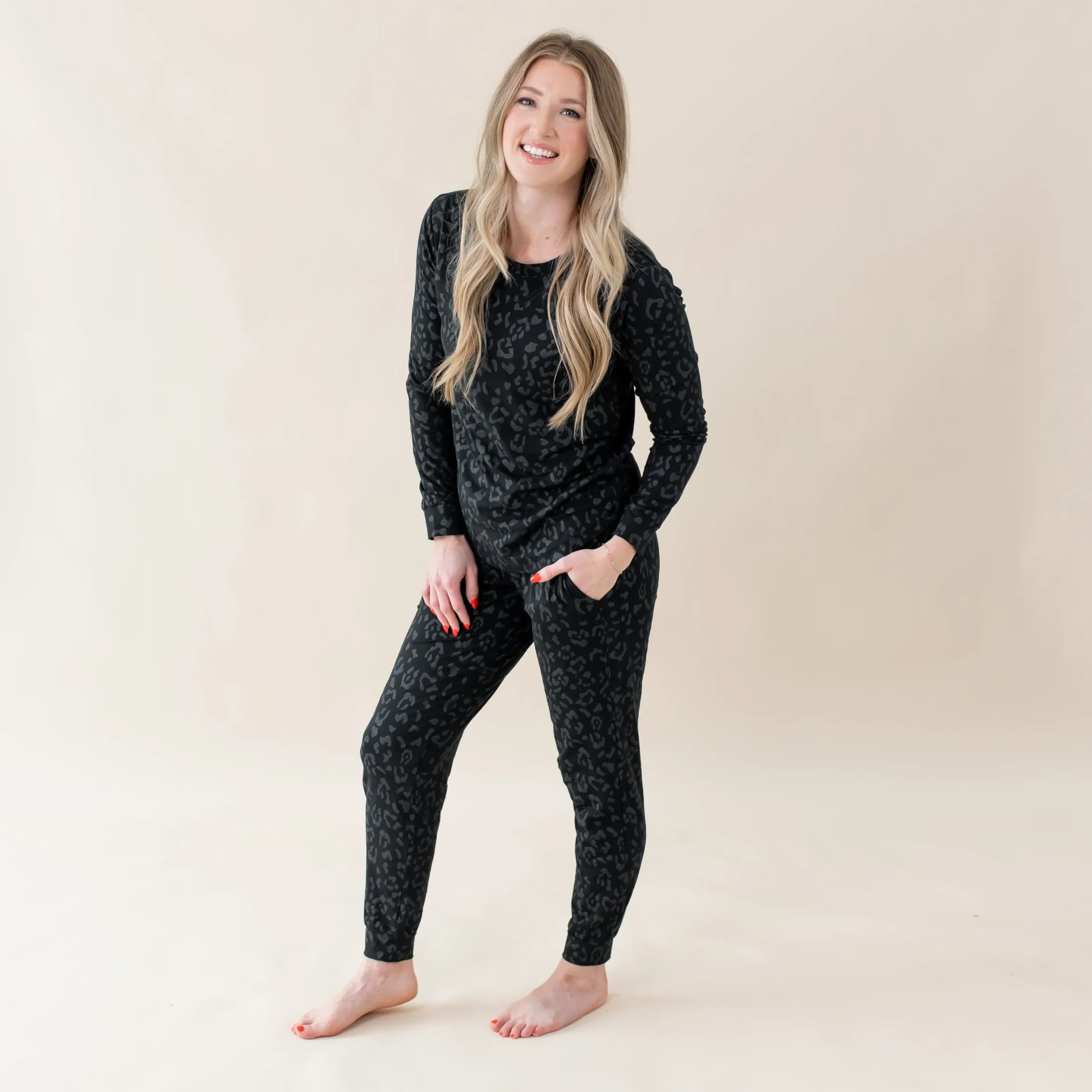 Women's Jogger Pajama Set in Midnight Leopard
