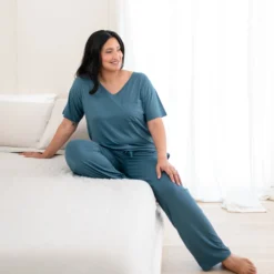 Women’s Relaxed Fit V-Neck in Atlantic
