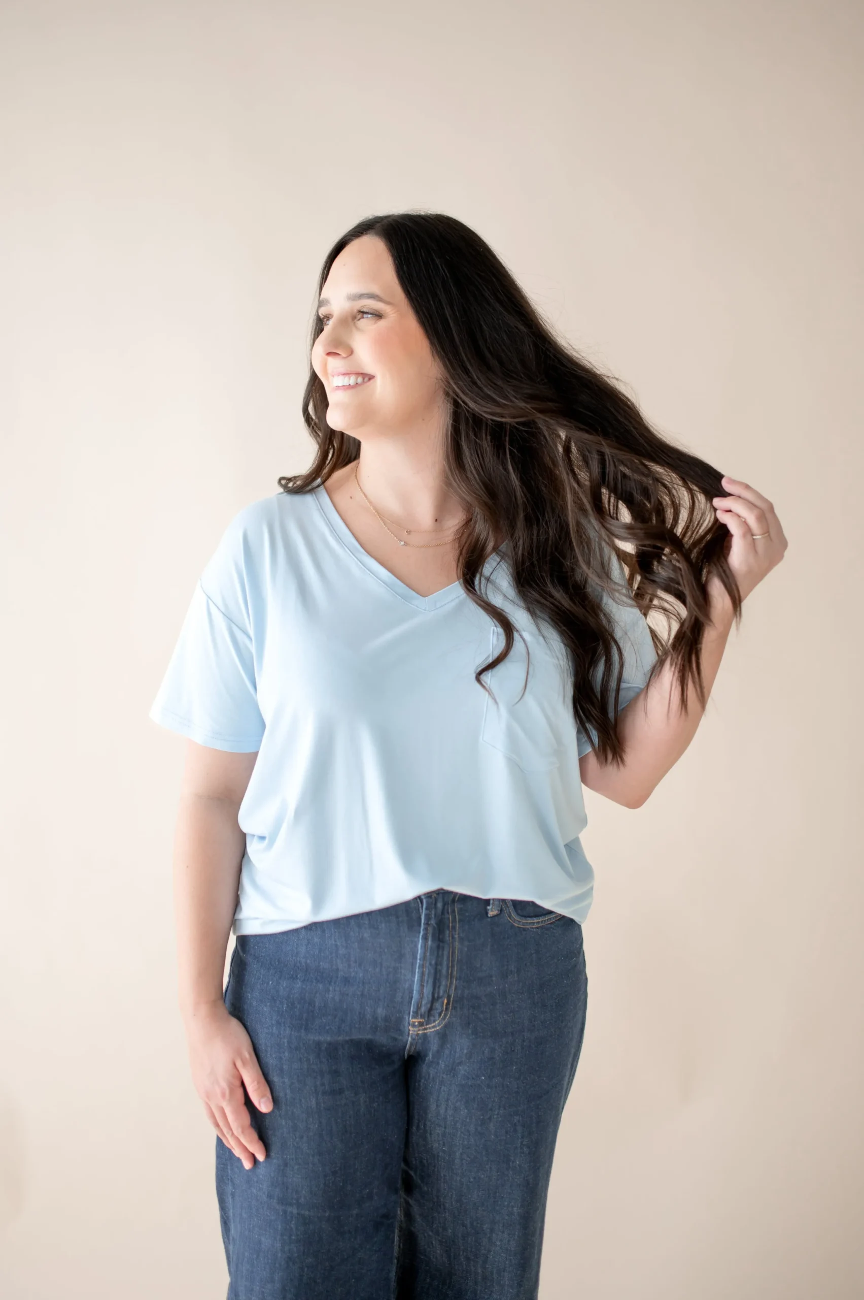 Women's Relaxed Fit V-Neck in Breeze