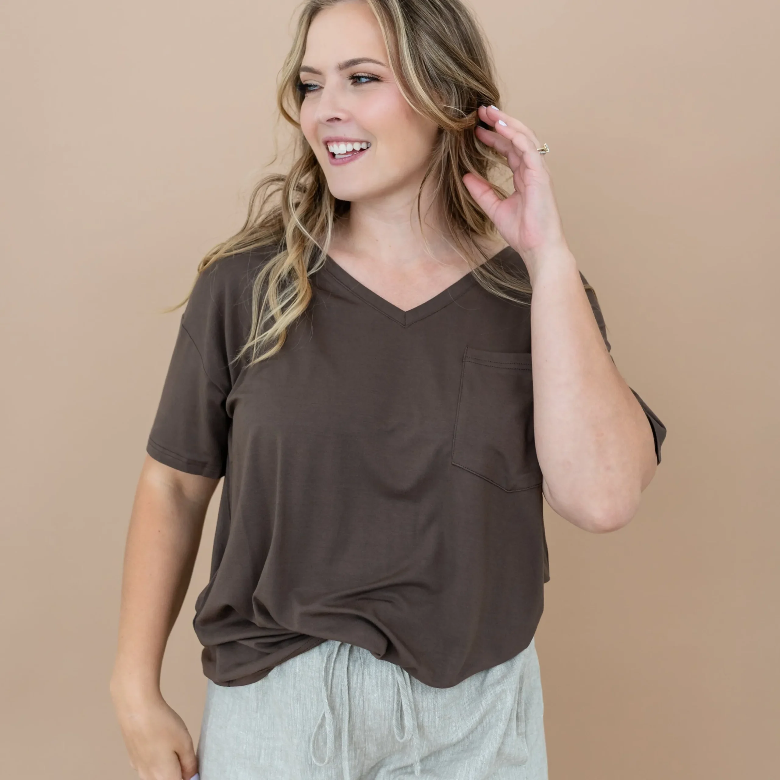 Women’s Relaxed Fit V-Neck in Espresso