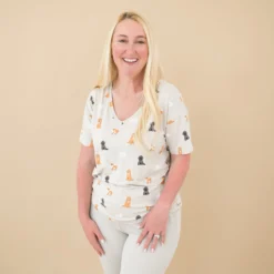Women’s Relaxed Fit V-Neck in Fluffy Dog