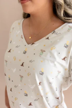 Women's Relaxed Fit V-Neck in Starry Icon
