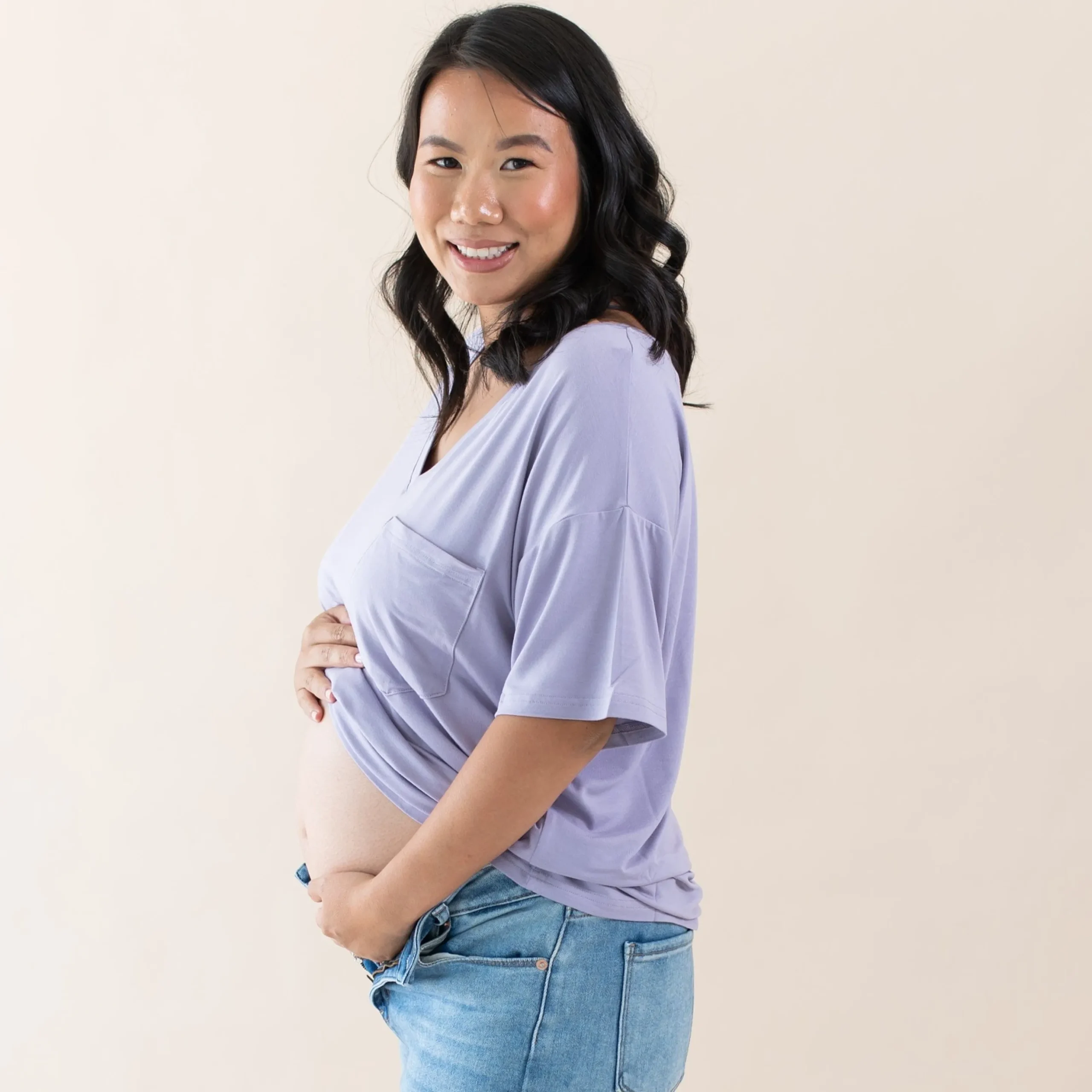 Women’s Relaxed Fit V-Neck in Taro