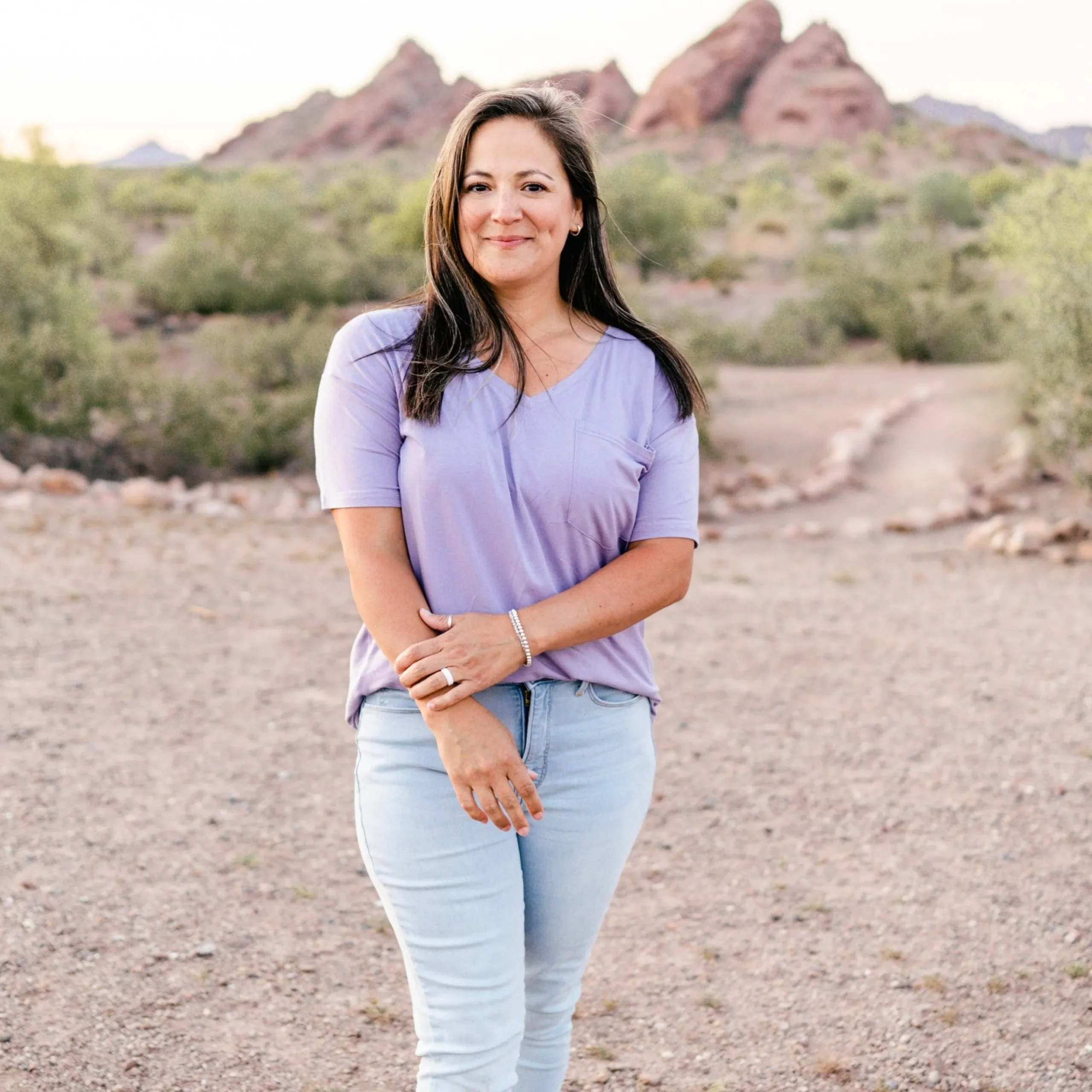 Women’s Relaxed Fit V-Neck in Taro