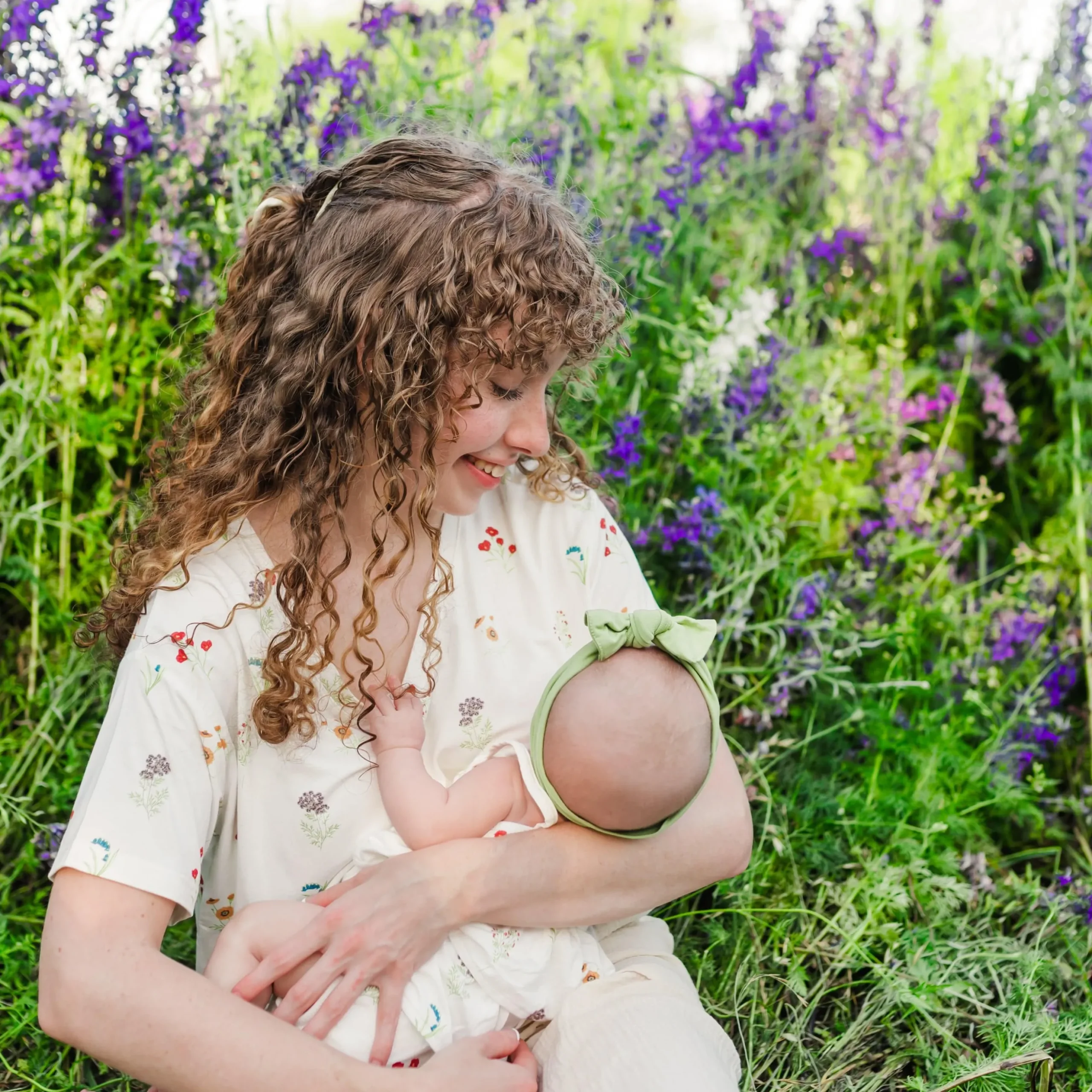 Women’s Relaxed Fit V-Neck in Wildflower