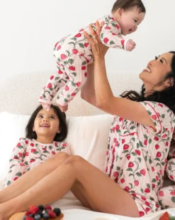 Women's Short Sleeve Pajama Set in Strawberry Fields