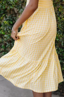 Women’s Smocked Dress in Gingham Chamomile