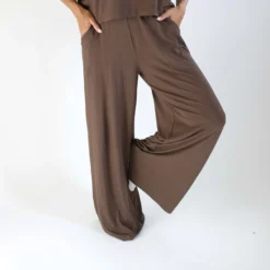 Women's Wide Leg Pant in Espresso